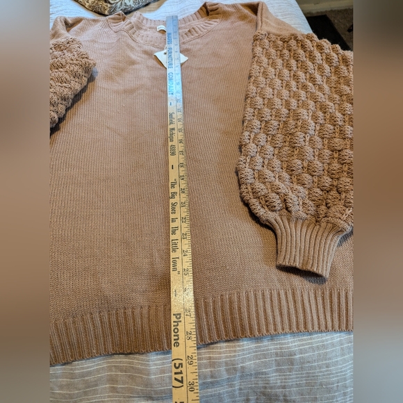 And the why pink bubble sleeve sweater - Picture 5 of 11